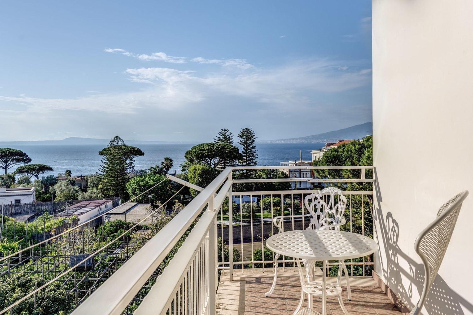 Апартаменти La Musica In The Heart Of Sorrento, 100 M From Station Екстер'єр фото